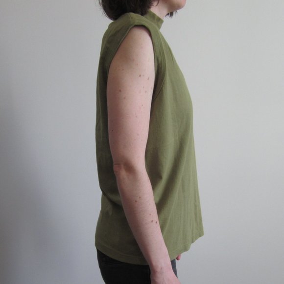 90s Olive green mock neck loose fit muscle tee - Picture 5 of 6